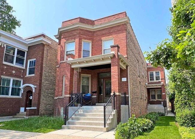 Building Photo - 2170 W Windsor Ave