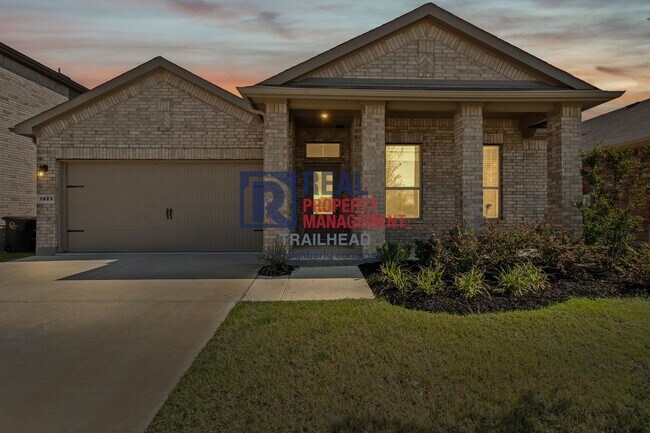 Foto del edificio - Charming 4-Bed / 2-Bath New Home — Spaciou...