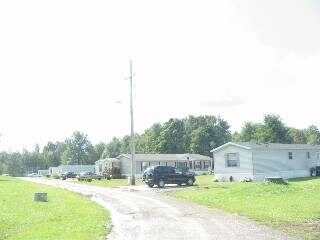 Foto del edificio - 13079 Ridge Rd