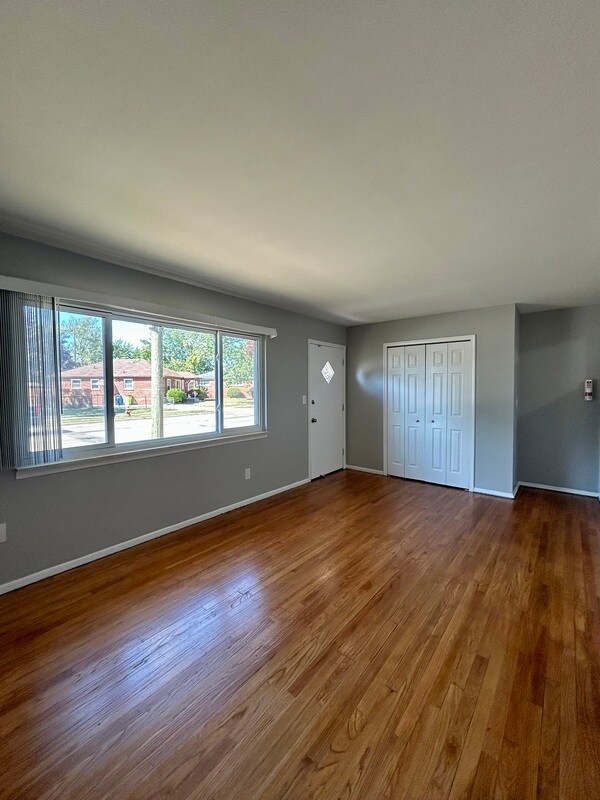 Building Photo - 1456 Goddard Rd