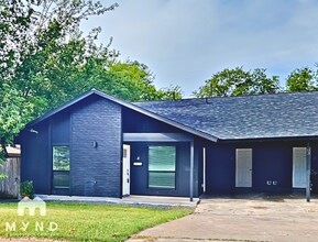 Building Photo - 1603 Rutland Dr