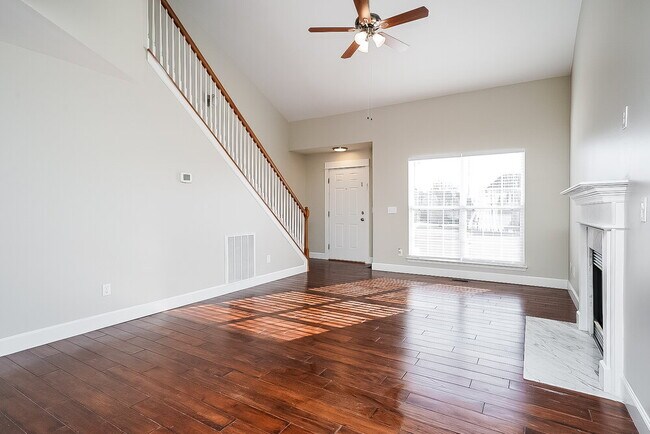 Building Photo - 102 Meadow Crest Ct