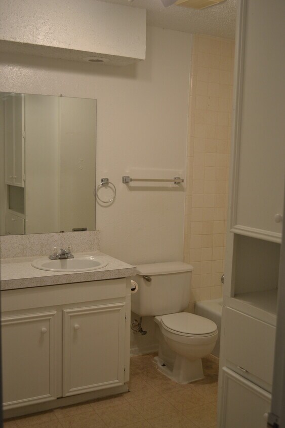 Foto principal - 2221 Lavern St