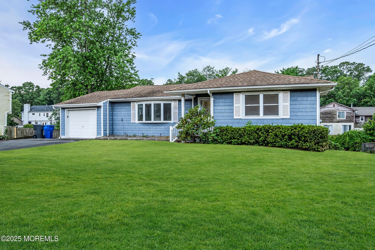 Primary Photo - 720 Brookside Dr