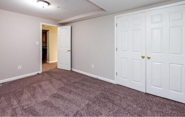 Foto del edificio - Renovated 3-Bedroom Apartment in Prime SE ...