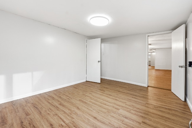 Building Photo - 3831 King Dr