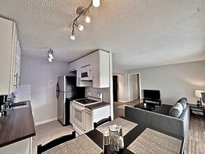 Building Photo - 5030 El Camino Dr