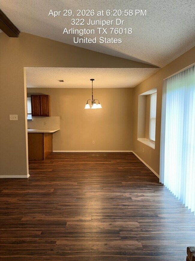 Foto del edificio - 322 Juniper Dr