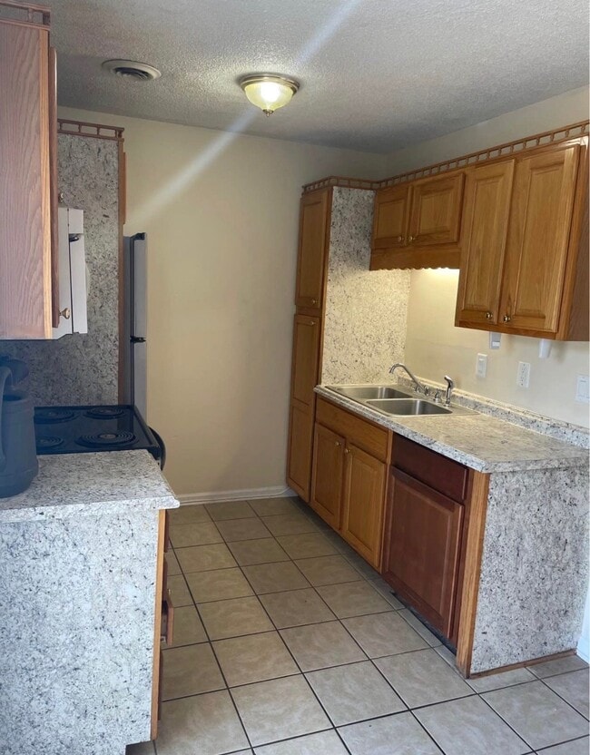 Building Photo - 107 Hickory Ln