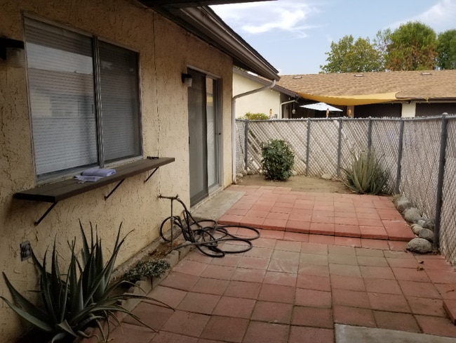 Building Photo - 43707 Nathan Dr