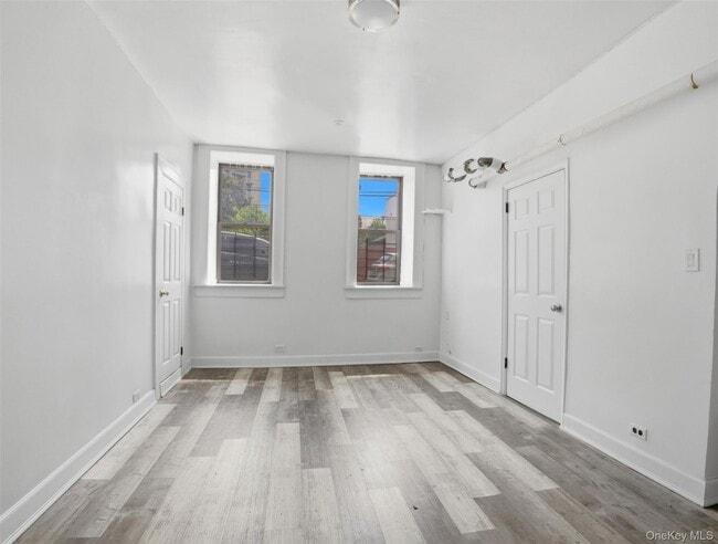 Building Photo - 762 Brady Ave