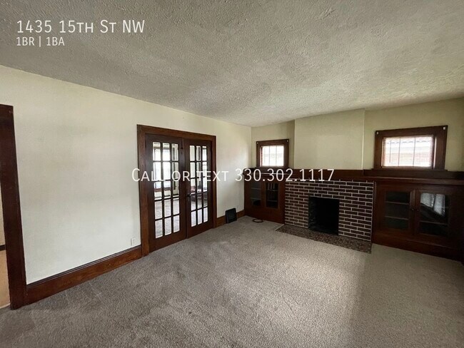 Foto del edificio - One bedroom one bathroom first level vinta...