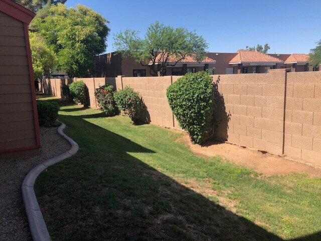 Building Photo - "Charming 2-Bed, 2-Bath Glendale Retreat w...