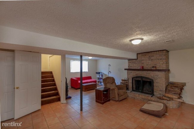 Foto del edificio - 4 br, 2.5 bath House - 1545 Spruce Ridge Ct