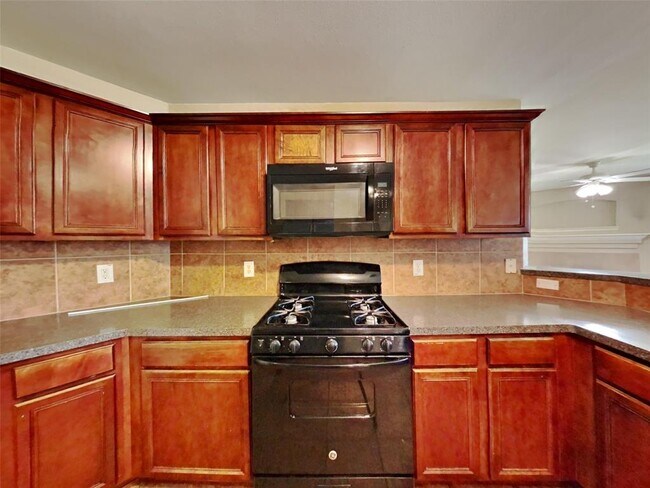 Building Photo - 631 Gateship Dr