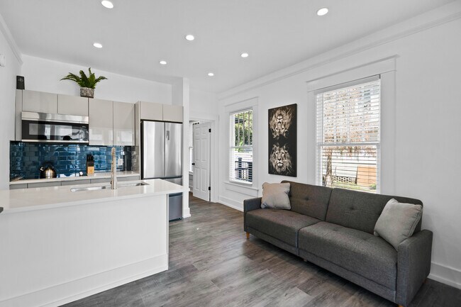 Foto del edificio - 2009 W Dekle Ave