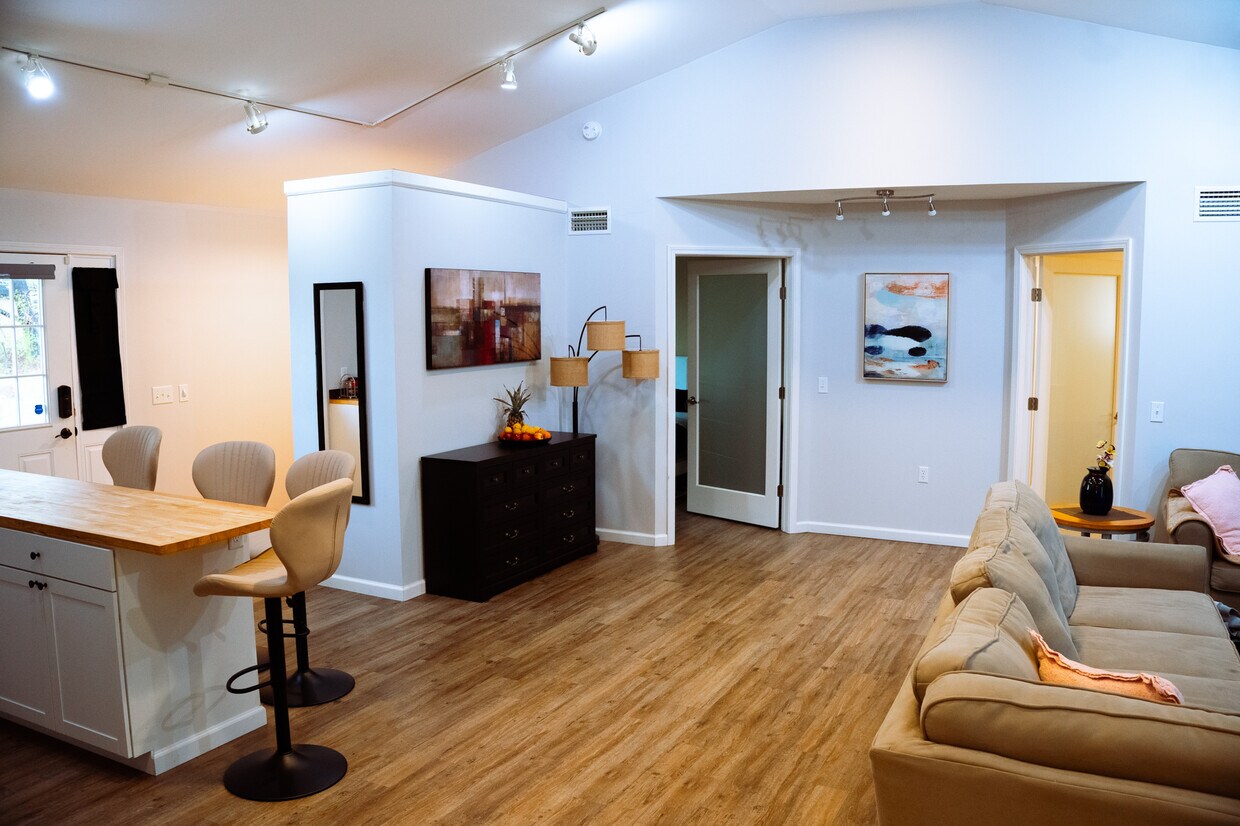 Foto principal - 1307 Dryden Rd