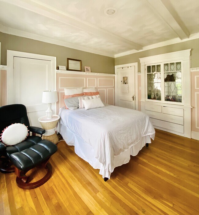 Bedroom - 1466 Commonwealth Ave