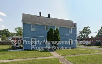 Building Photo - 2907 Oakwood Ave