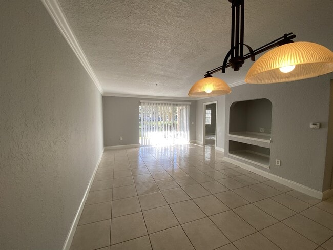 Foto del edificio - 14036 Fairway Island Dr