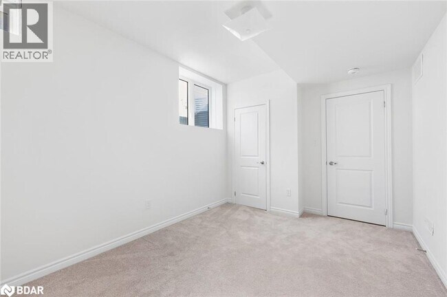 Photo du bâtiment - 100 Nottingham Rd