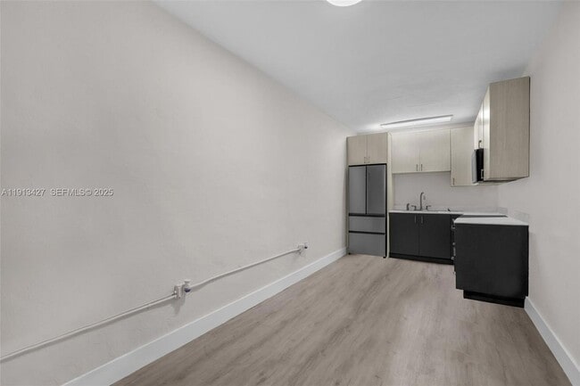 Foto del edificio - 3030 NW 16th St