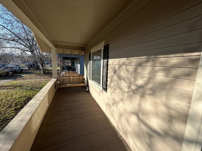 Building Photo - Charming 3 Bed, 1 Bath House in Spokane! *...