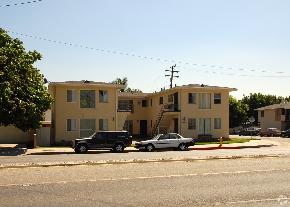 Building Photo - 8252 Rosemead Blvd