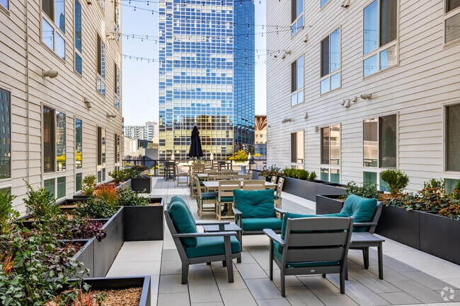 Roof Deck - Capitol Square Apartments