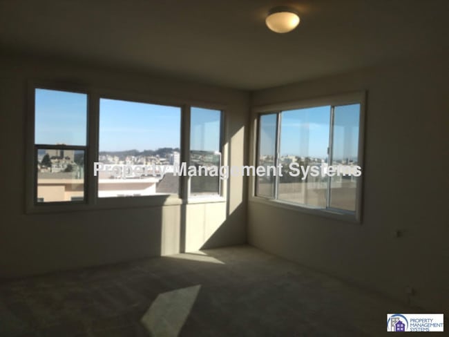 Building Photo - 50 Lupine Ave