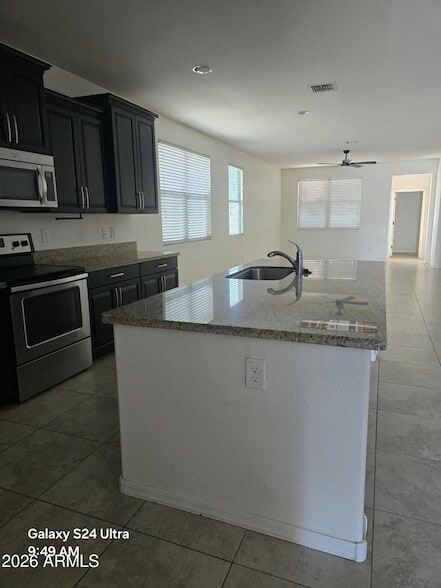 Building Photo - 2421 S 103rd Dr
