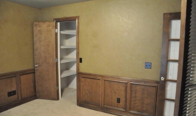 Building Photo - 6613 Stinchcomb Dr