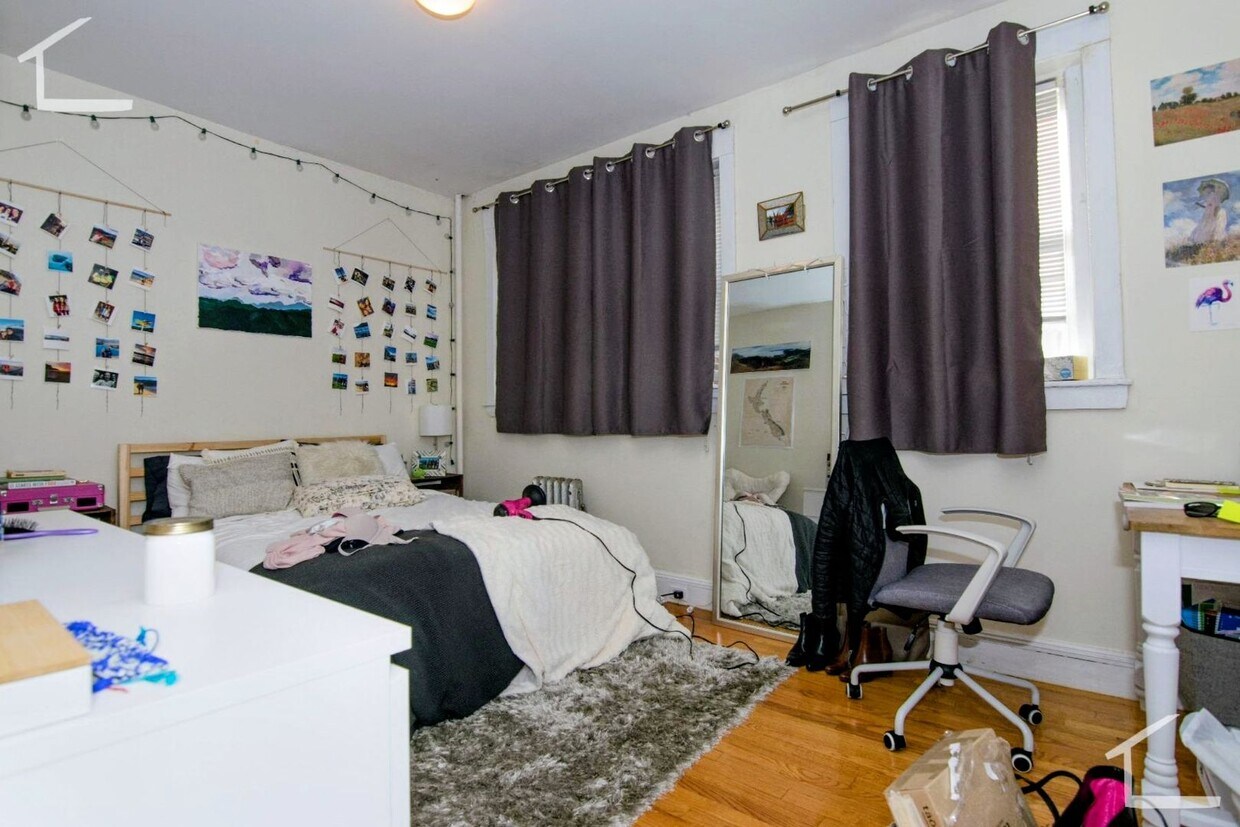 Foto del edificio - Fantastic 4-bed, 1.5 bath Unit in Brookline - perfect for BU Students