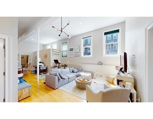 Primary Photo - 192-194 L St