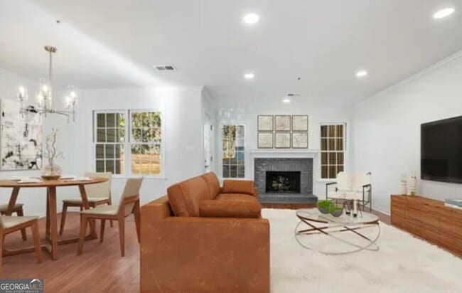 Foto del edificio - 591 St James Walk SE