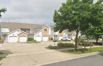 Building Photo - 934 Rockefeller Ln