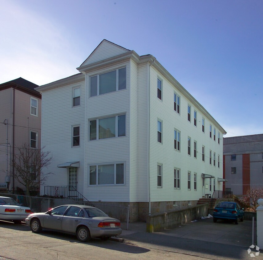 289 Mulberry St, Fall River, MA 02721 Apartments in Fall River, MA