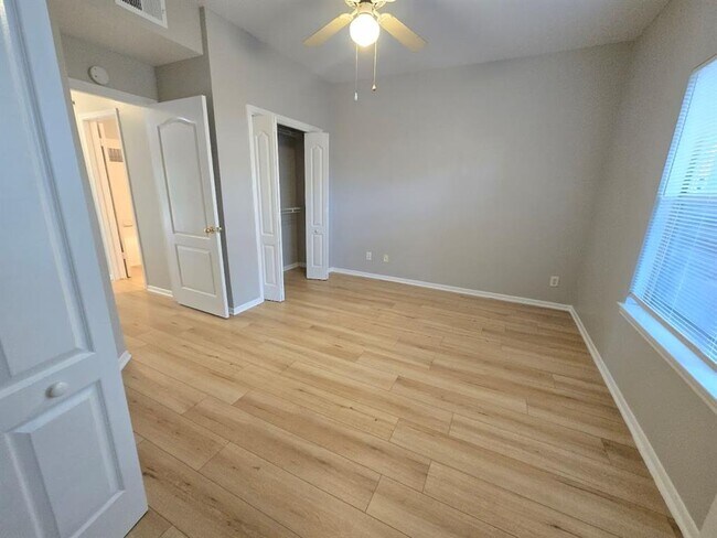 Foto del edificio - 6000-4 Shepherd Mountain Cove