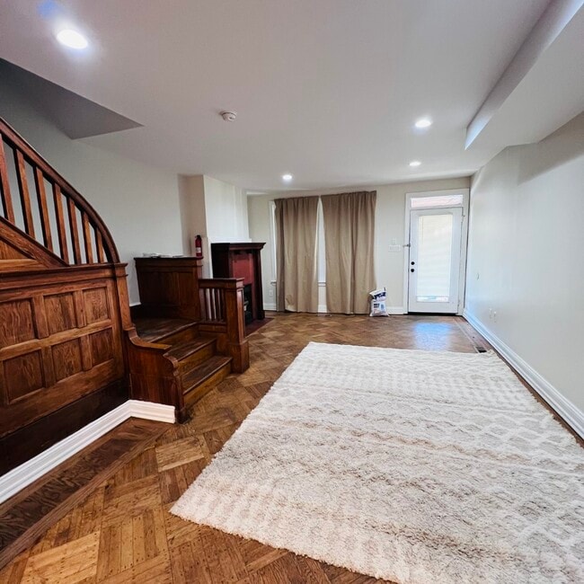 Foto del edificio - 619 S 42nd St