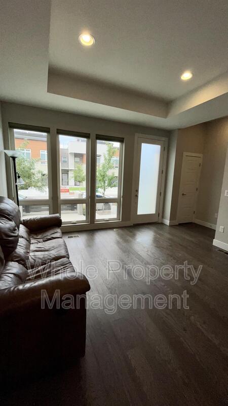 Building Photo - 2870 W Parkside Pl