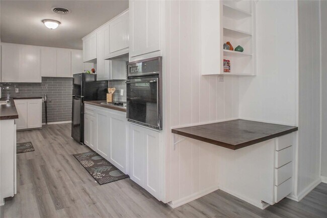 Foto del edificio - Beautifully Remodeled 4-Bedroom, 2-Bath Home in South Hills of Fort Worth **move in special $500 ...
