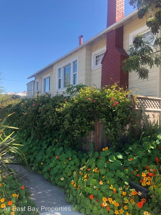 Primary Photo - 2 br, 1 bath House - 1401 Alcatraz Avenue