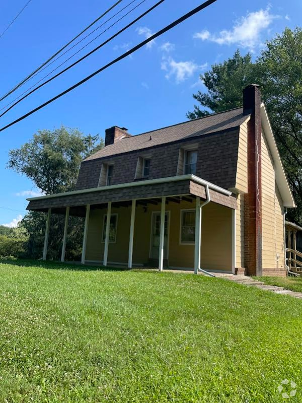 Building Photo - 10200 Watkins Rd