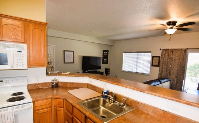 Foto del edificio - 646 Riverview Dr