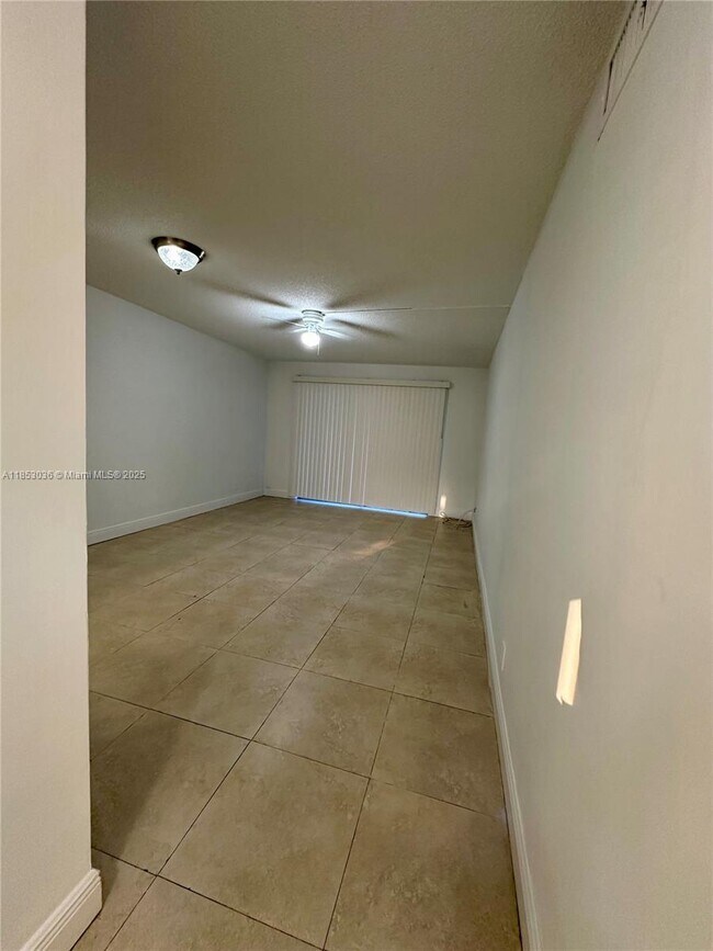 Foto del edificio - 603 S State Rd 7