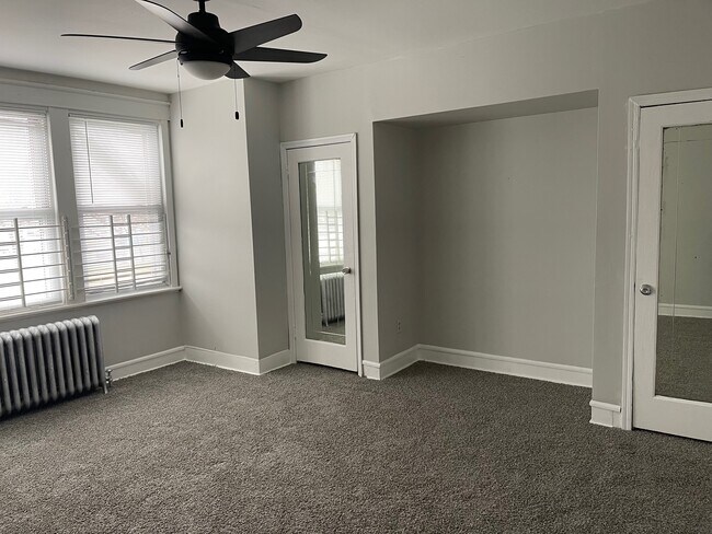 Foto del edificio - 4123 E Roosevelt Blvd