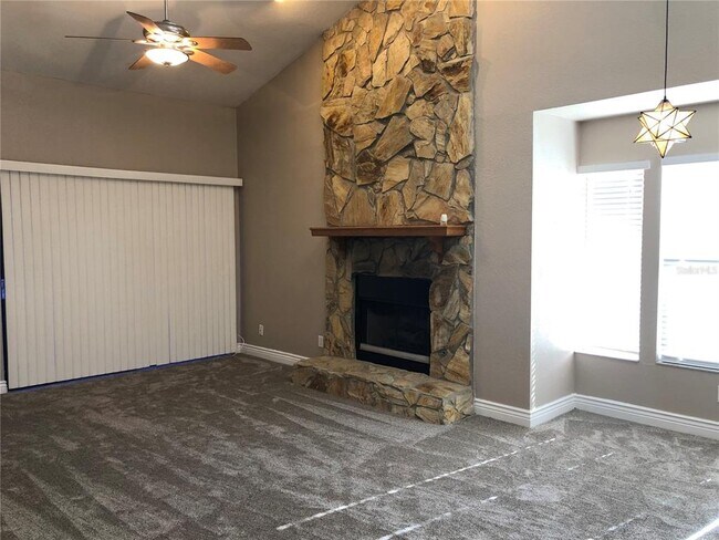 Building Photo - 1816 Garden Lake Dr