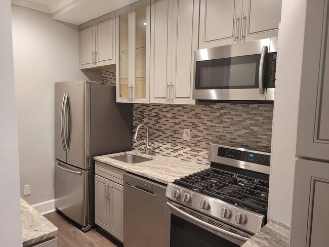 Foto del edificio - 169 Peachtree Cir NE
