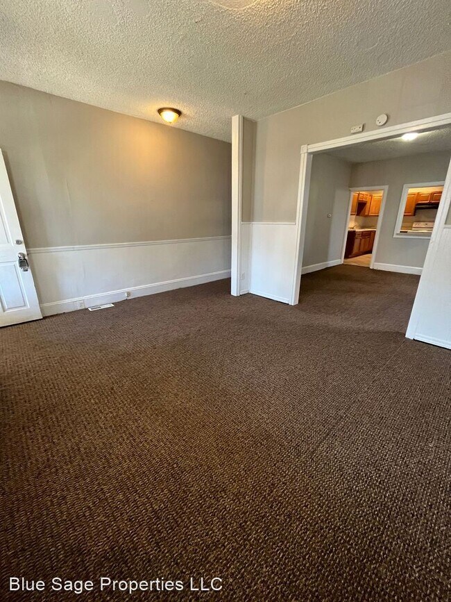 Building Photo - 3 br, 1 bath House - 926 Saville Ave