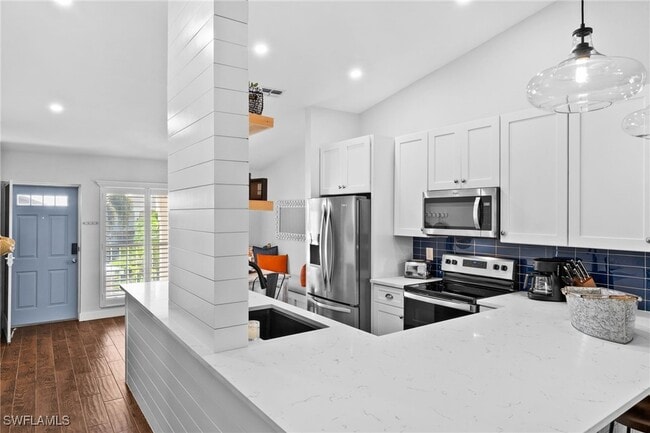 Building Photo - 864 Gulf Pavillion Dr